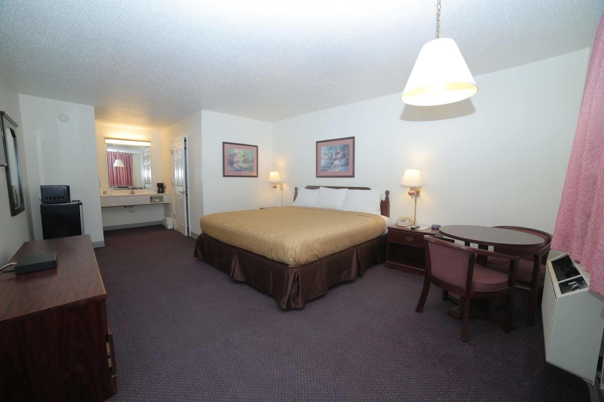 Fredericktown Madison Inn Lodge מראה חיצוני תמונה